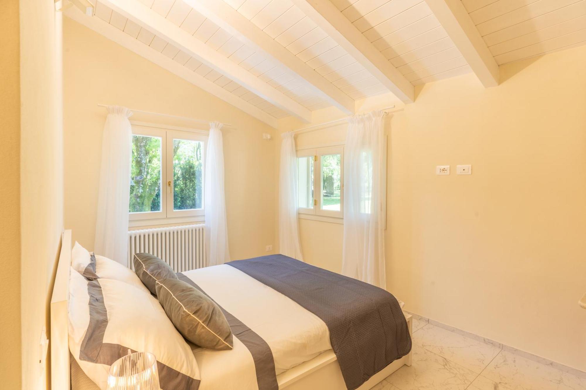 Villa Vittoria - Lusso Con Piscina, Tennis, Jacuzzi E Palestra Λούκα Εξωτερικό φωτογραφία